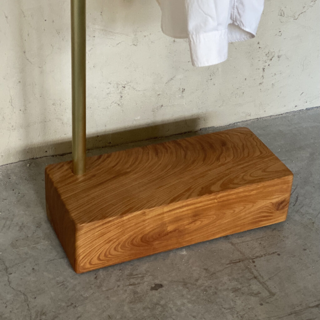 店舗限定商品_真鍮コートハンガー_ケヤキ2